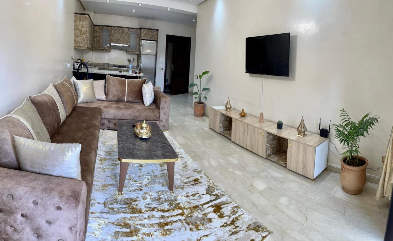 Golden House شقة